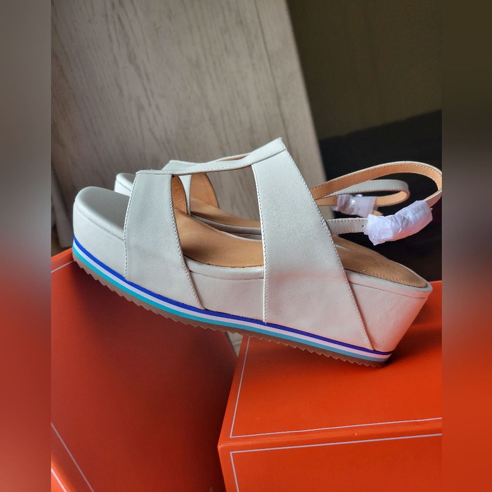 Bill Blass New High Platform sandals size 9.5
